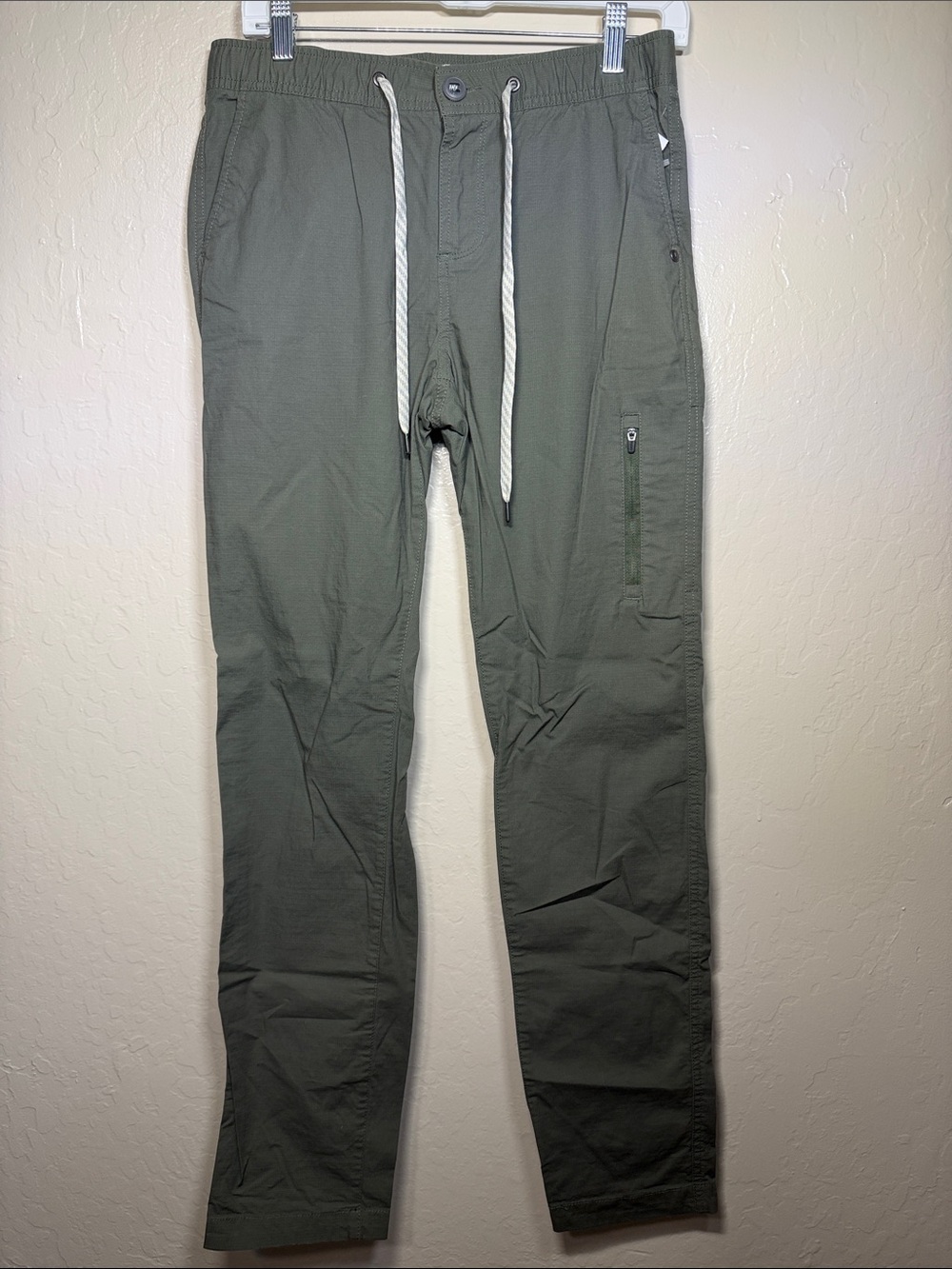 Vuori Women’s Ripstop Pants in Olive Green Size S/P Active TrailbThrousers